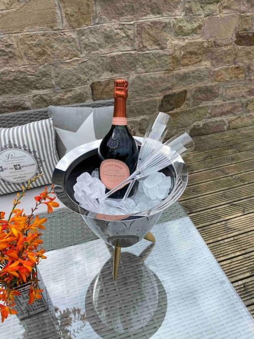 Luxury Peak District 2 Bedroom Boutique Cottage Two Dales Exterior foto